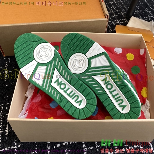 ���̺��� LV Ʈ���̳� ����Ŀ�� 48L2412434-4