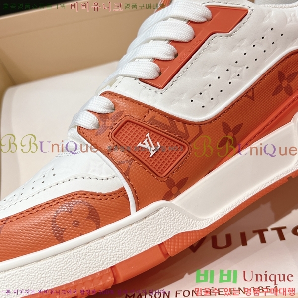 NEW LV Ʈ���̳� ����Ŀ�� 44L2412435-4