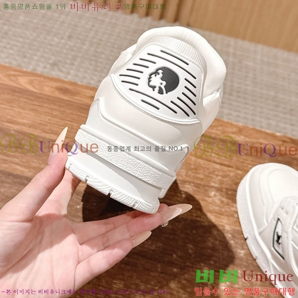 �������� LV Ʈ���̳� ����Ŀ�� LV511801