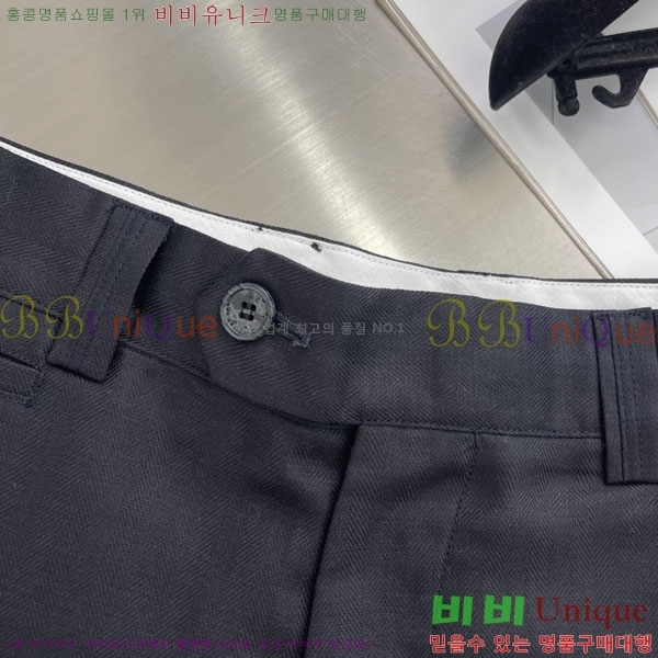 ���� ���ڷ� ��ġ�ڸ� �ݹ��� BC75668-2