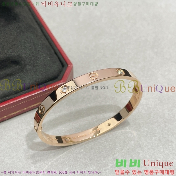 �������� ��쿡 LOVE �극�̽��� Ŭ���� ť�� CR3000045-2