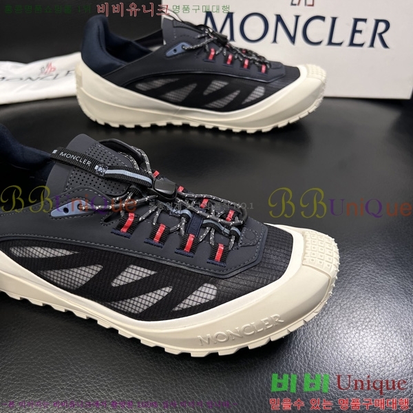 ���� ��**�� ����Ŀ�� MO9906801-7