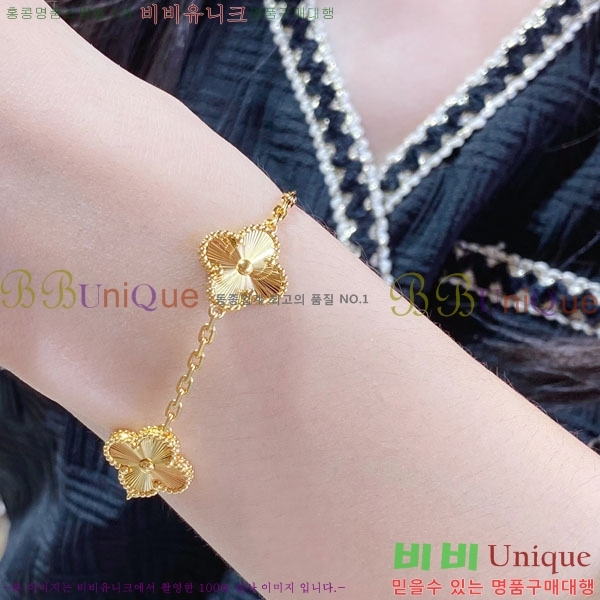 ��Ŭ�������� ���Ժ�� 5�� ��Ƽ�� ���� VA26627-1