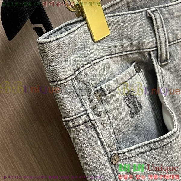���� ���ڷ� ��ġ�ڸ� û���� BC2473901